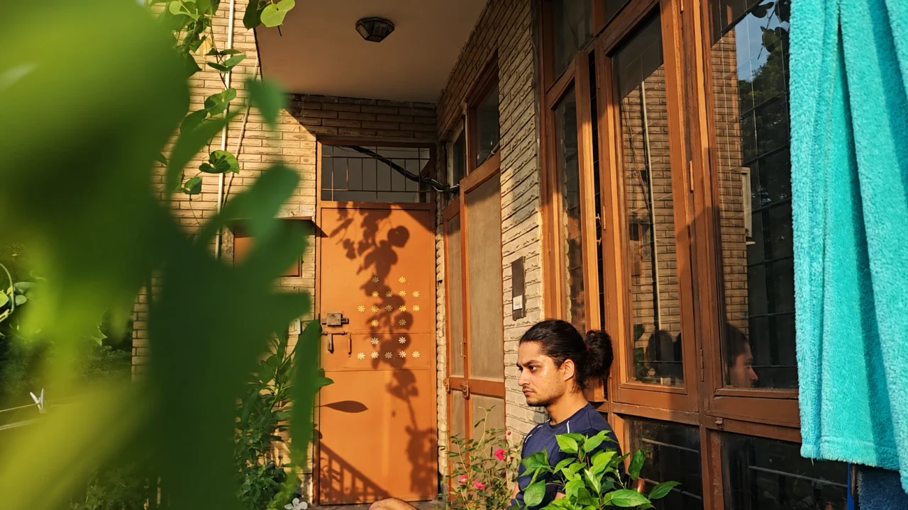 A location frame from The Time I Live in Confusion